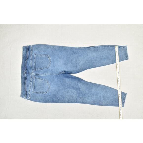 Torrid Plus Size 22 Super Soft Light Wash Jegging Jeans Mid Rise - Picture 5 of 8